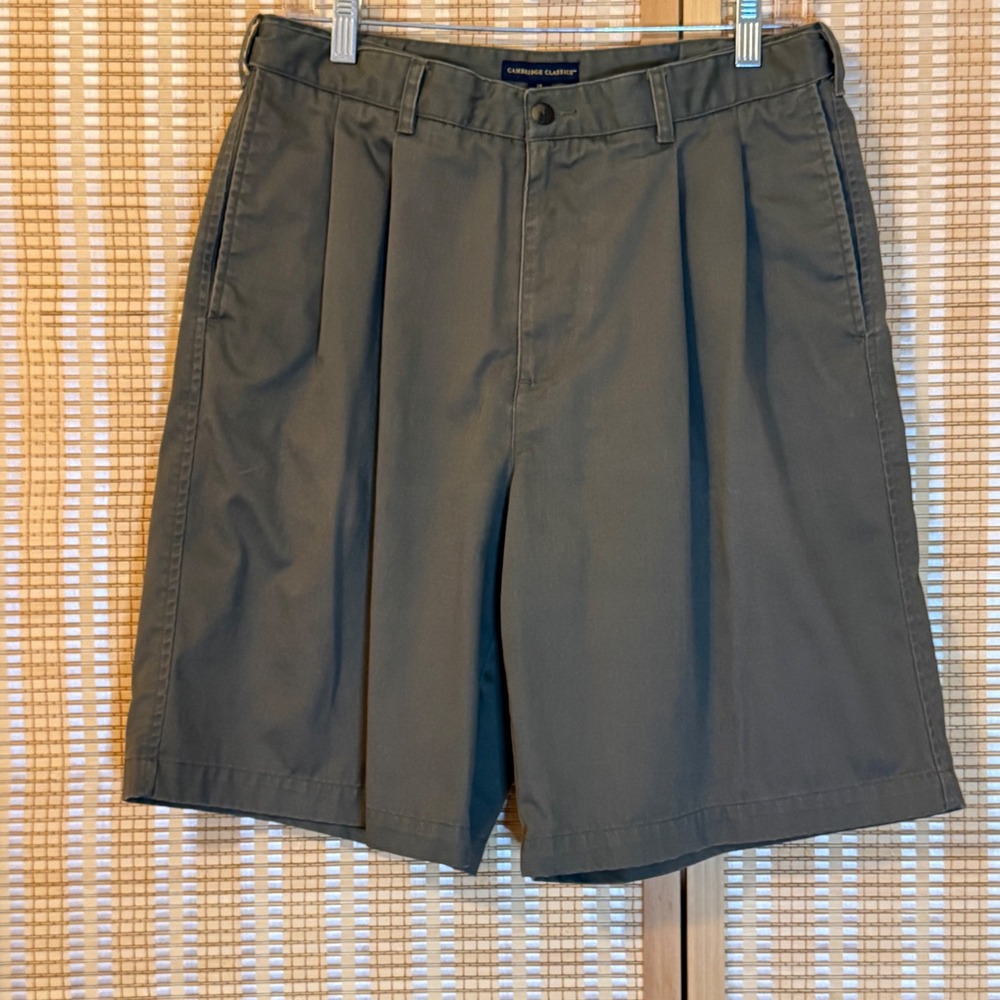 Cambridge Classics Mens Pleated Chino Shorts Olive Green Cotton Size 34 Preppy